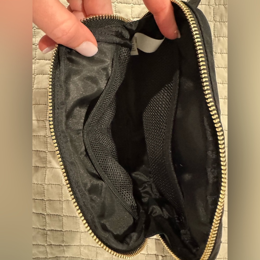 Lululemon Everywhere belt bag 2L - Picture 4 of 7